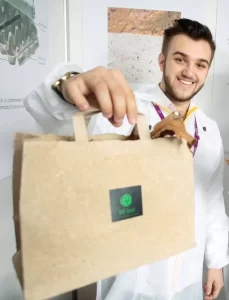 Ucraniano e suas sacolas